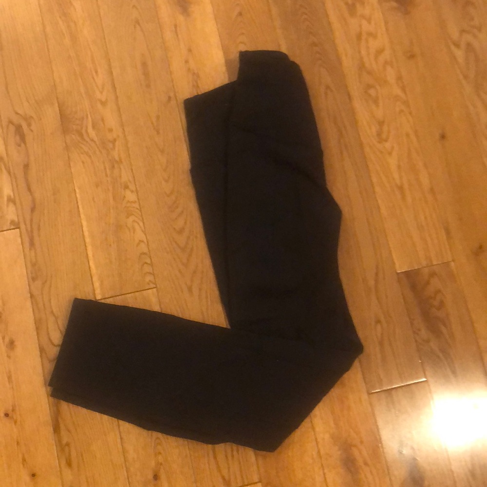 Lululemon black short leggings / excersize pants